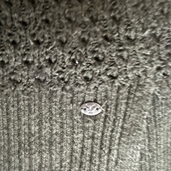 American Eagle sweater, Size Medium - Picture 6 of 8